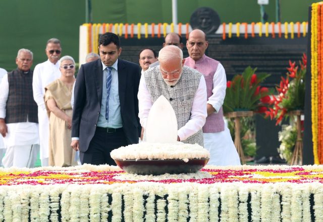 PM Modi Pays Tribute to Atal Bihari Vajpayee at Sadaiv Atal